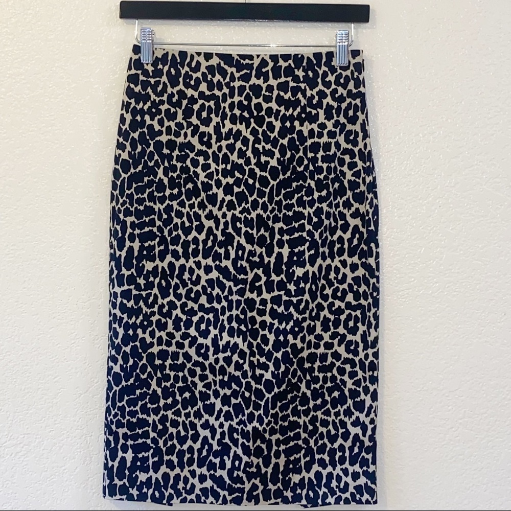 Victoria’s Secret Body by Victoria‎ Leopard Print Pencil Skirt